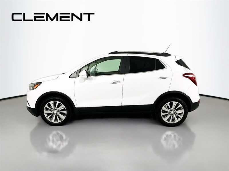 Buick Encore Vehicle Full-screen Gallery Image 06