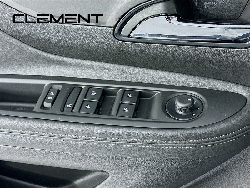 Buick Encore Vehicle Full-screen Gallery Image 24