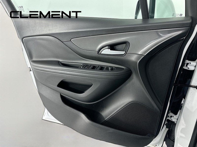 Buick Encore Vehicle Full-screen Gallery Image 26