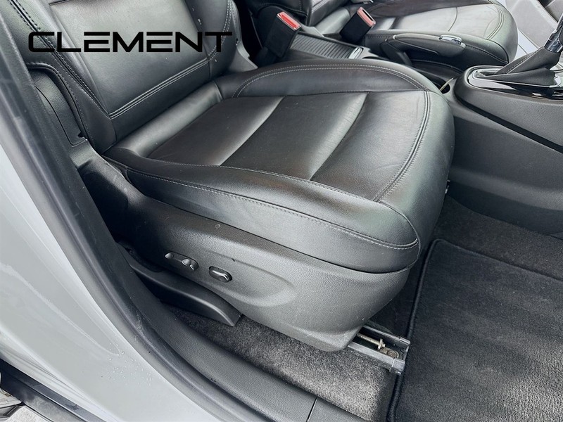 Buick Encore Vehicle Full-screen Gallery Image 31