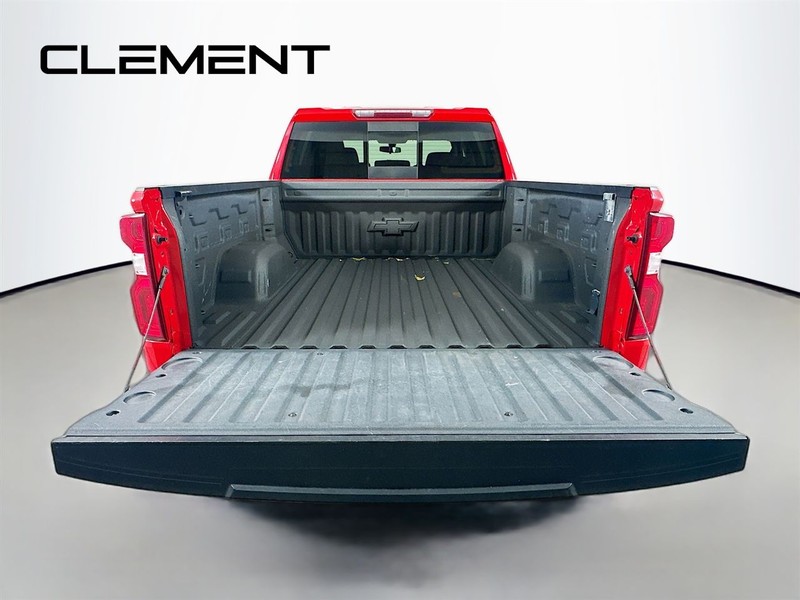 Chevrolet Silverado 1500 Vehicle Full-screen Gallery Image 11