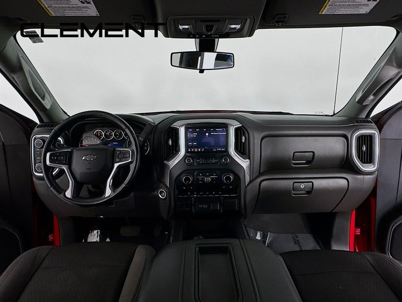 Chevrolet Silverado 1500 Vehicle Full-screen Gallery Image 12