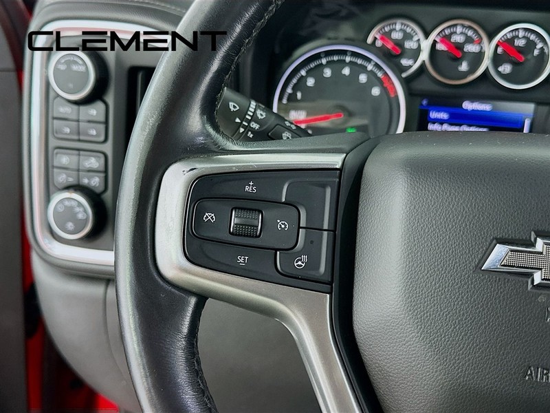 Chevrolet Silverado 1500 Vehicle Full-screen Gallery Image 16