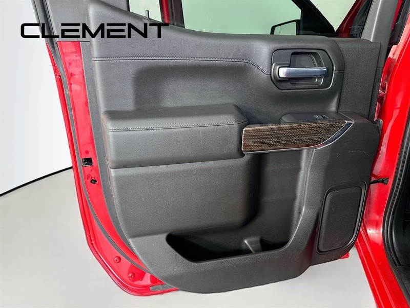 Chevrolet Silverado 1500 Vehicle Full-screen Gallery Image 31