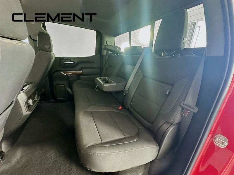 Chevrolet Silverado 1500 Vehicle Full-screen Gallery Image 32