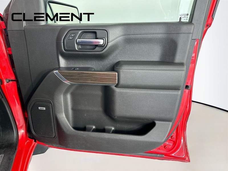 Chevrolet Silverado 1500 Vehicle Full-screen Gallery Image 35