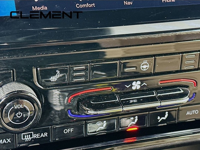 Jeep Grand Cherokee Vehicle Full-screen Gallery Image 23