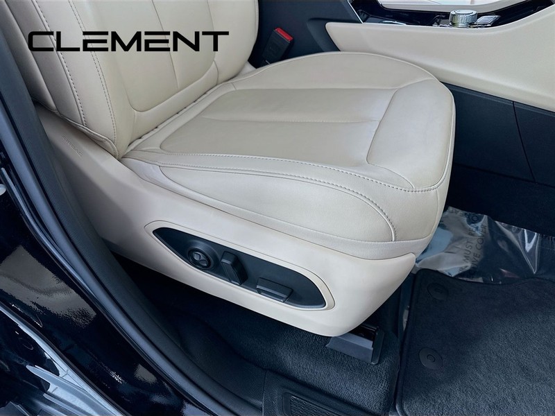 Jeep Grand Cherokee Vehicle Full-screen Gallery Image 32