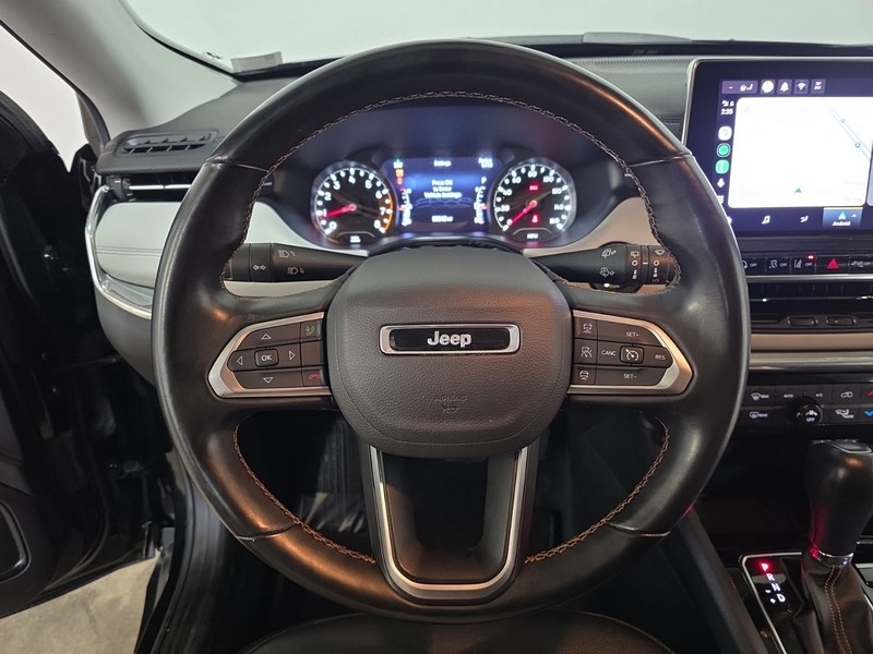 Jeep Compass Vehicle Image 11