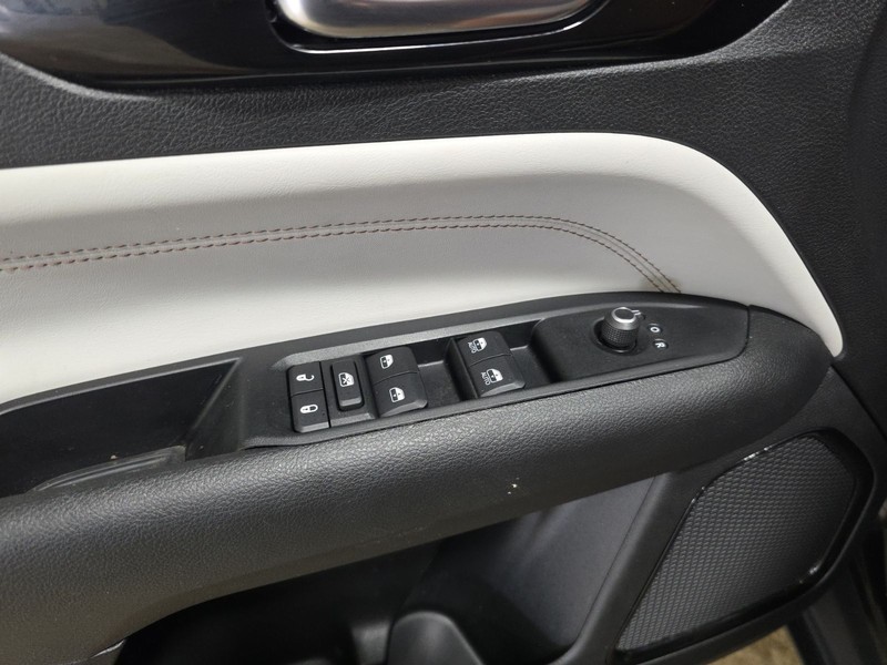 Jeep Compass Vehicle Image 22