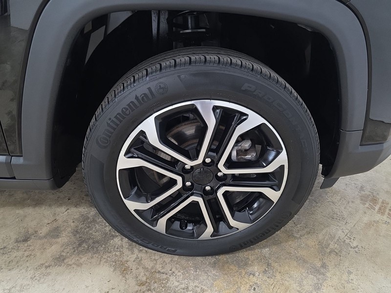 Jeep Compass Vehicle Image 33