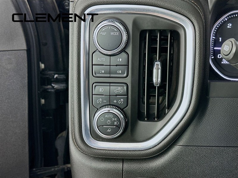 GMC Sierra 3500HD Vehicle Full-screen Gallery Image 14