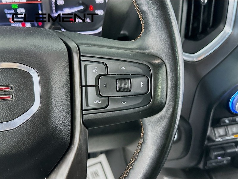 GMC Sierra 3500HD Vehicle Full-screen Gallery Image 17