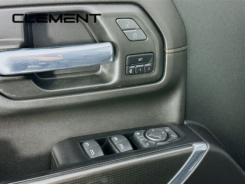 GMC Sierra 3500HD Vehicle Full-screen Gallery Image 28