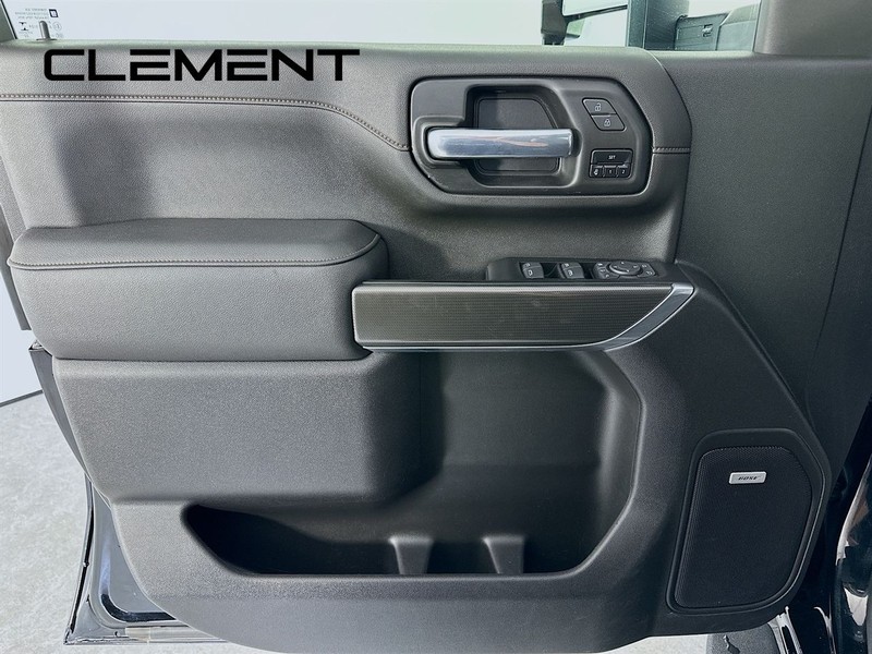 GMC Sierra 3500HD Vehicle Full-screen Gallery Image 29