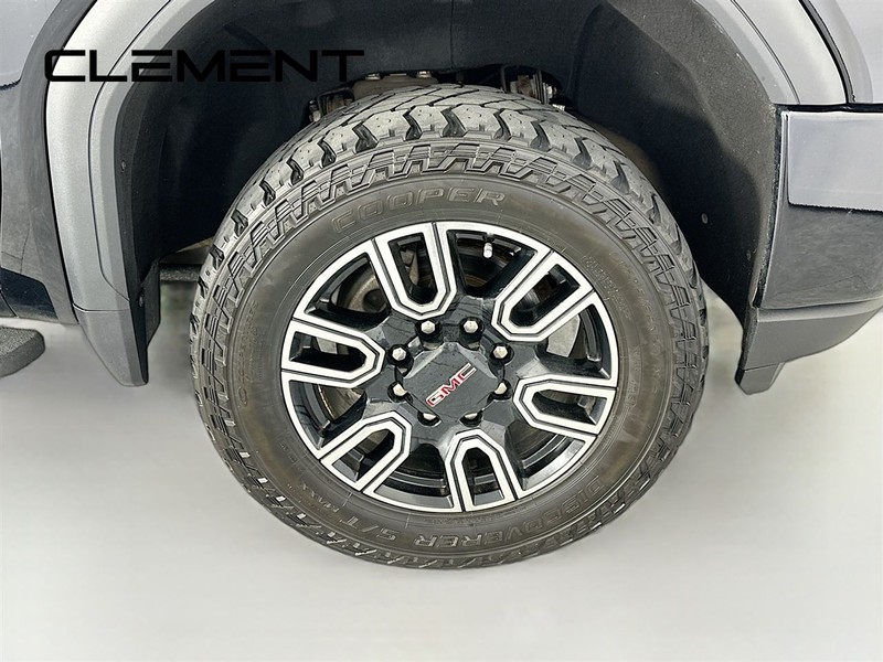 GMC Sierra 3500HD Vehicle Full-screen Gallery Image 37