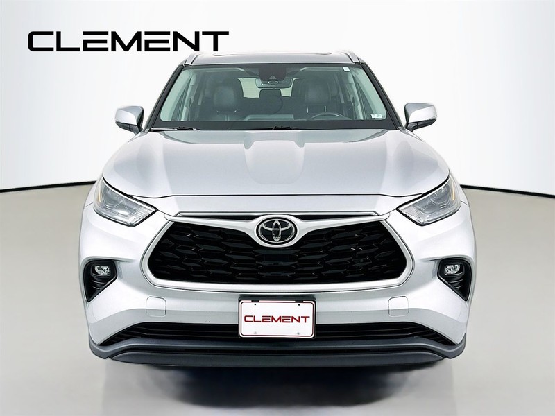 Toyota Highlander Vehicle Full-screen Gallery Image 3