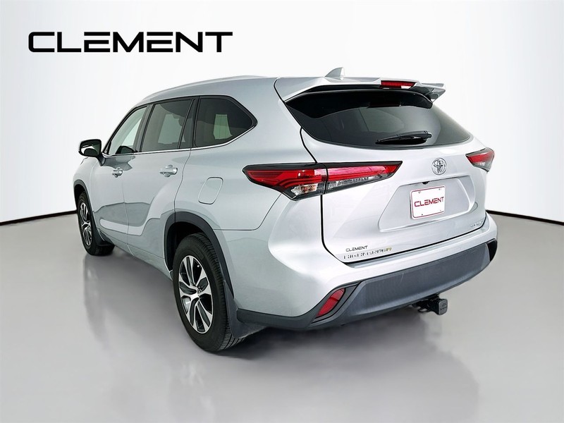 Toyota Highlander Vehicle Full-screen Gallery Image 10