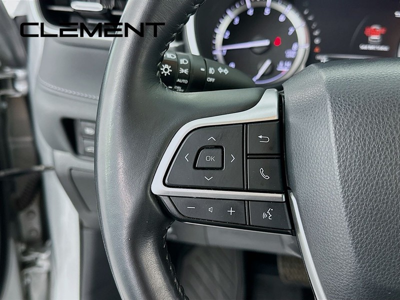 Toyota Highlander Vehicle Full-screen Gallery Image 16