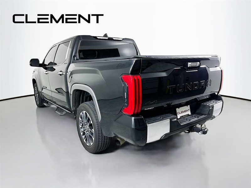 Toyota Tundra 4WD Vehicle Full-screen Gallery Image 10