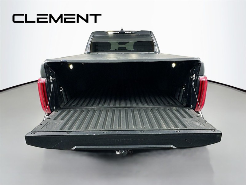 Toyota Tundra 4WD Vehicle Full-screen Gallery Image 11