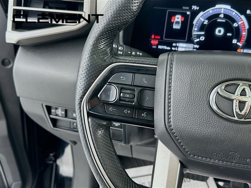 Toyota Tundra 4WD Vehicle Full-screen Gallery Image 16