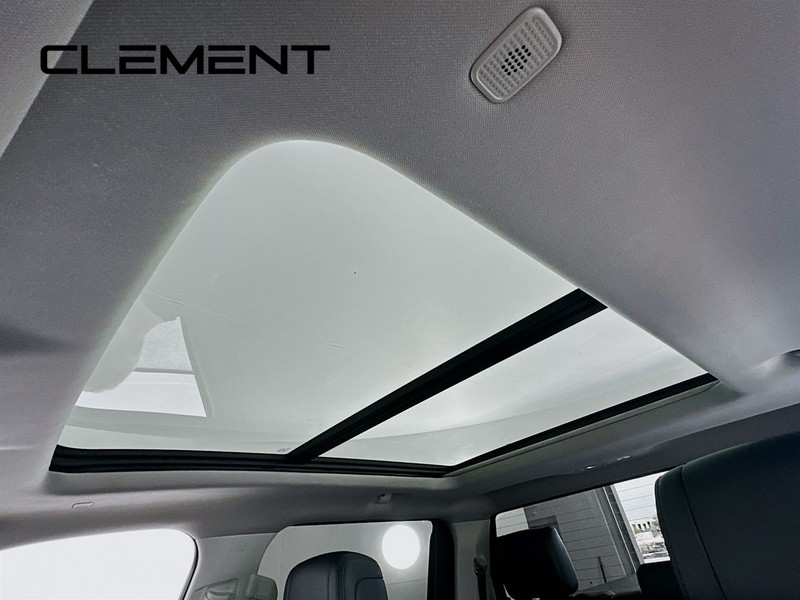 Toyota Tundra 4WD Vehicle Full-screen Gallery Image 26