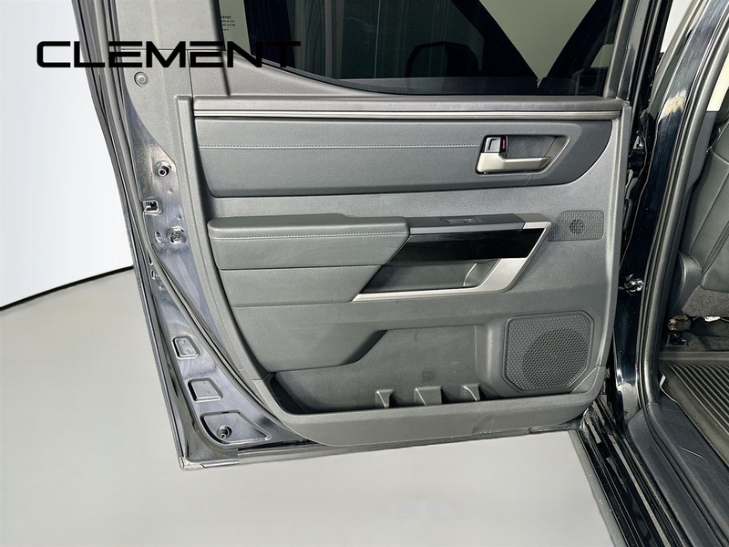 Toyota Tundra 4WD Vehicle Full-screen Gallery Image 31