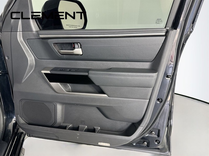 Toyota Tundra 4WD Vehicle Full-screen Gallery Image 35