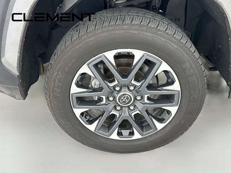 Toyota Tundra 4WD Vehicle Full-screen Gallery Image 36