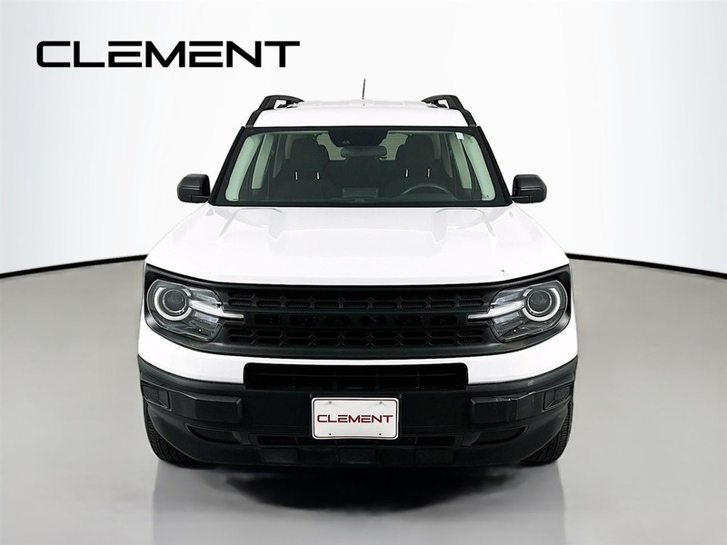 Ford Bronco Sport Vehicle Full-screen Gallery Image 3