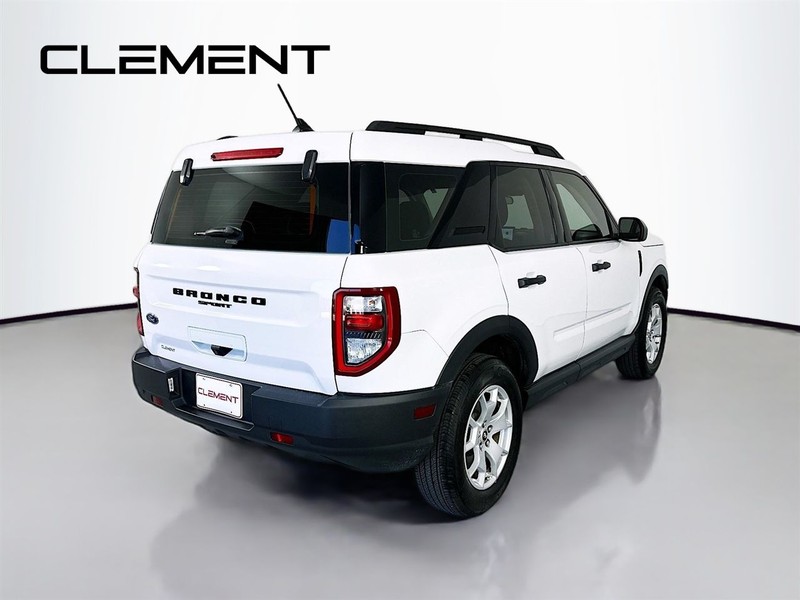 Ford Bronco Sport Vehicle Full-screen Gallery Image 7