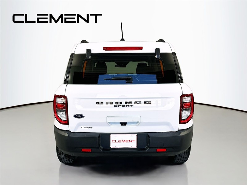 Ford Bronco Sport Vehicle Full-screen Gallery Image 8