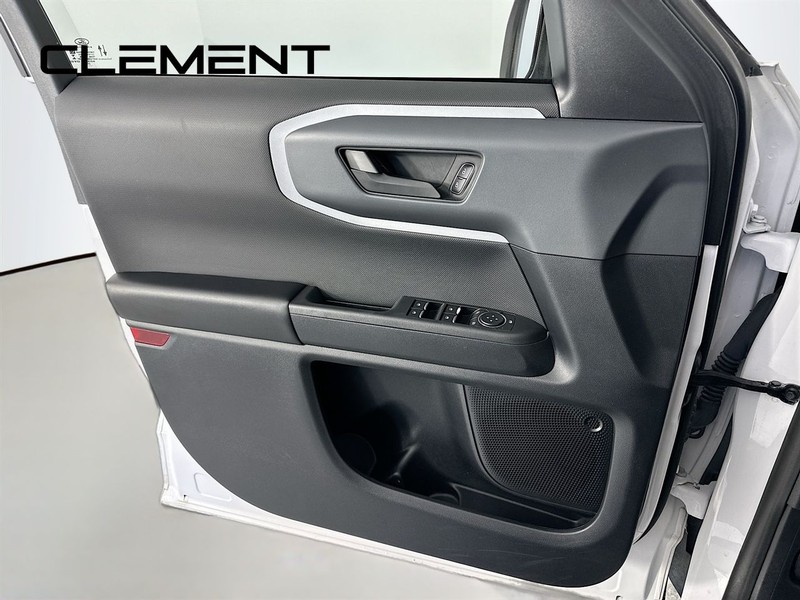 Ford Bronco Sport Vehicle Full-screen Gallery Image 24