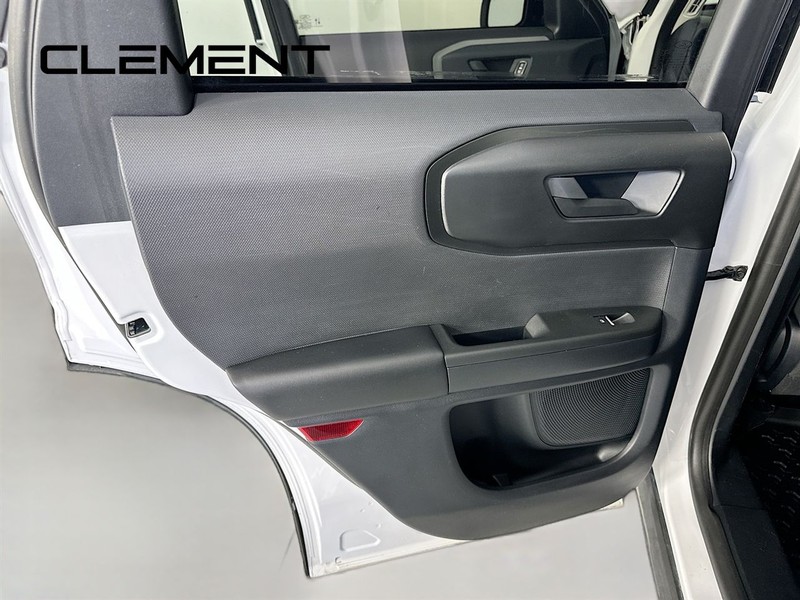 Ford Bronco Sport Vehicle Full-screen Gallery Image 28