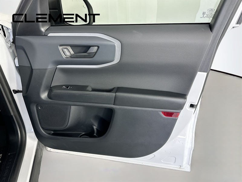 Ford Bronco Sport Vehicle Full-screen Gallery Image 32