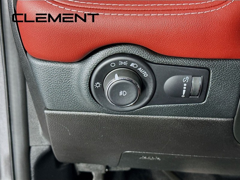 Dodge Durango Vehicle Full-screen Gallery Image 14
