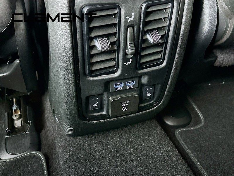 Dodge Durango Vehicle Full-screen Gallery Image 35