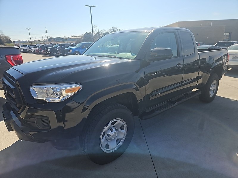 Toyota Tacoma 2WD Vehicle Image 02