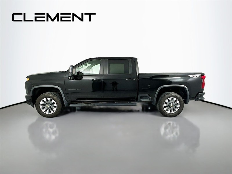 Chevrolet Silverado 2500HD Vehicle Full-screen Gallery Image 6