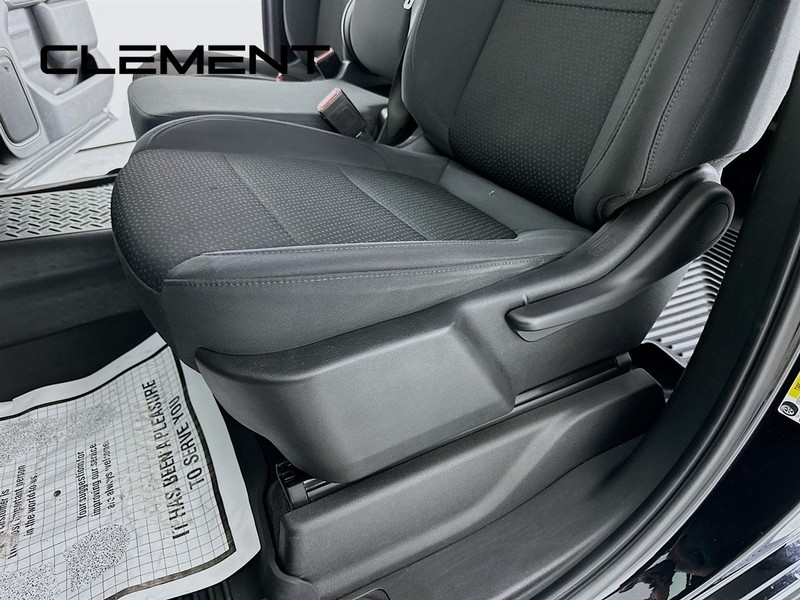 Chevrolet Silverado 2500HD Vehicle Full-screen Gallery Image 26