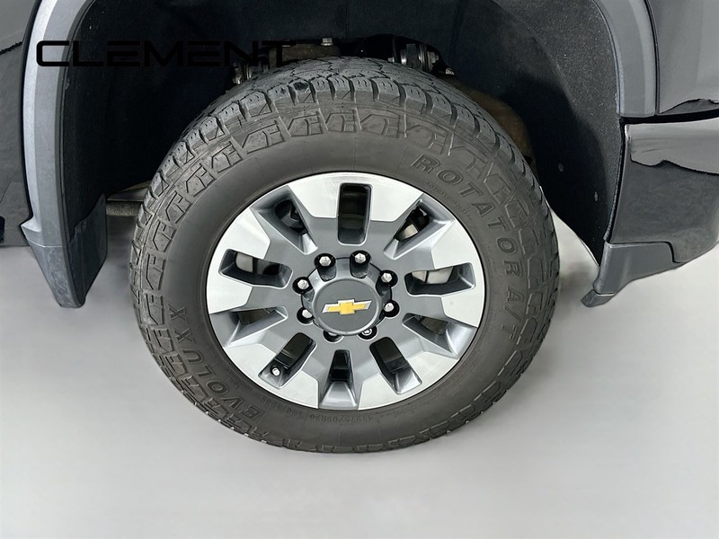 Chevrolet Silverado 2500HD Vehicle Full-screen Gallery Image 33