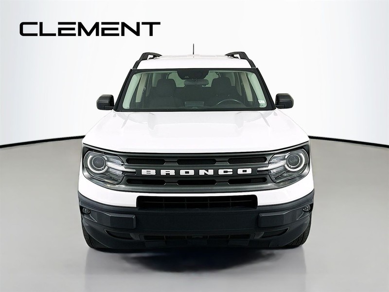 Ford Bronco Sport Vehicle Full-screen Gallery Image 3