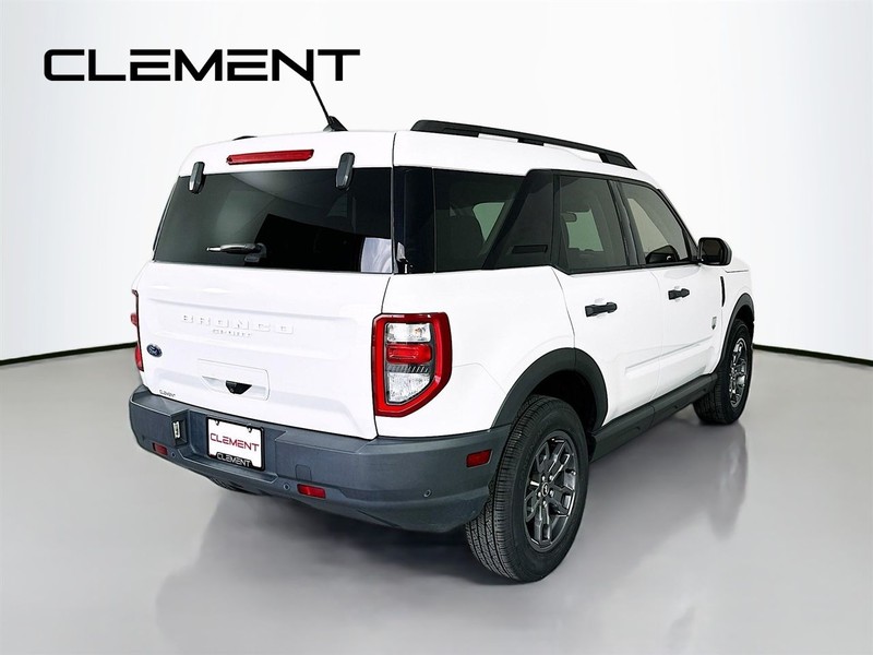 Ford Bronco Sport Vehicle Full-screen Gallery Image 7