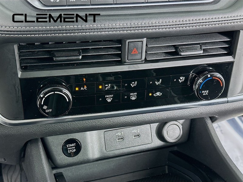 Nissan Rogue Vehicle Full-screen Gallery Image 22