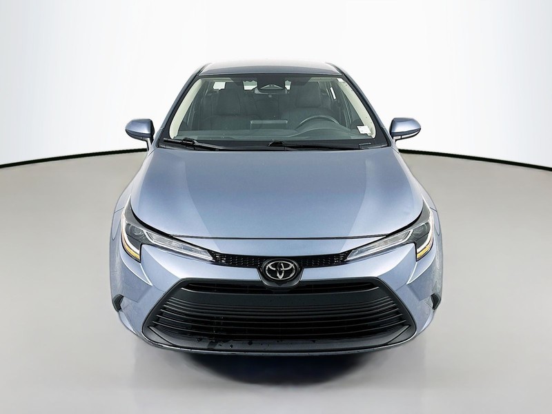 Toyota Corolla Vehicle Full-screen Gallery Image 2