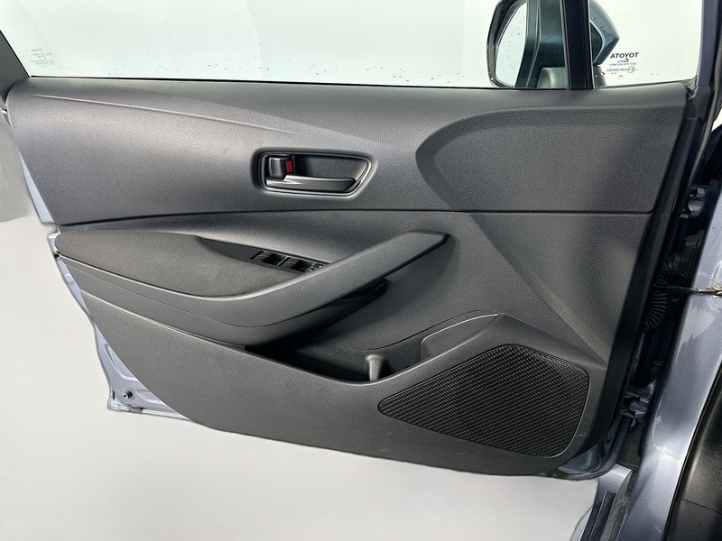 Toyota Corolla Vehicle Full-screen Gallery Image 20