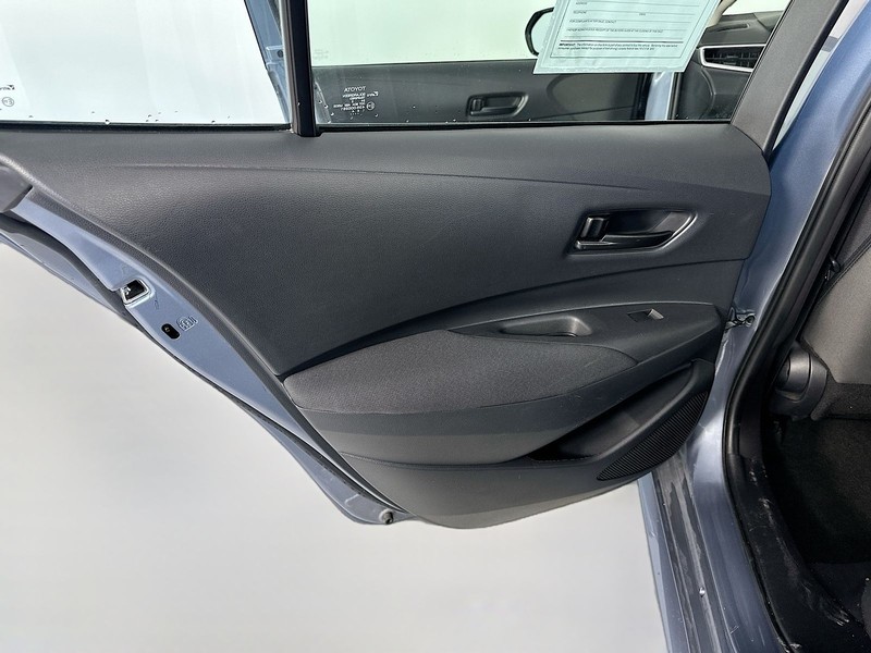 Toyota Corolla Vehicle Full-screen Gallery Image 23