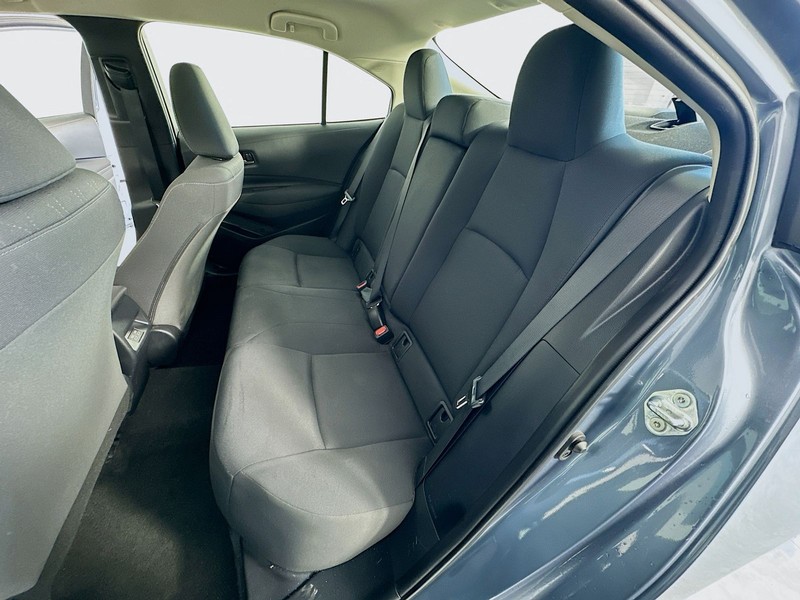 Toyota Corolla Vehicle Full-screen Gallery Image 24