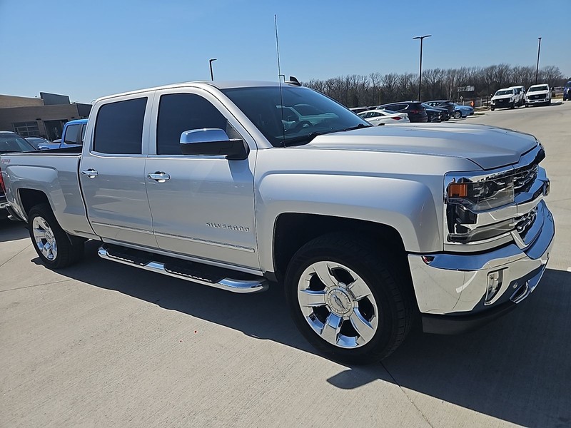 Chevrolet Silverado 1500 Vehicle Image 03